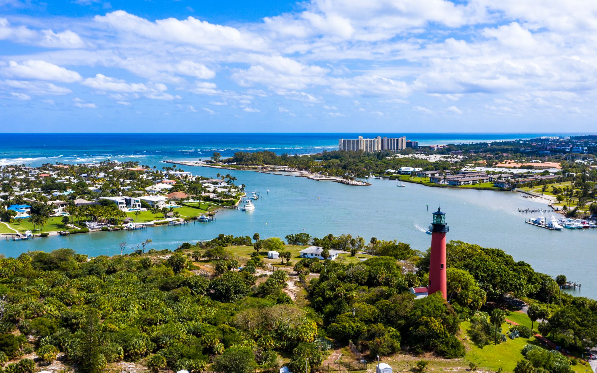 Jupiter Inlet Lighthouse overlooking the inlet and Atlantic Ocean
